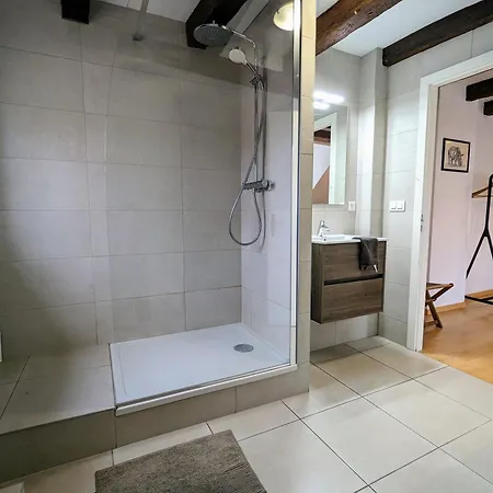Des Serruriers Apartment *